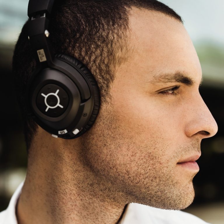 مراجعة سماعات سنهايزر الملغية للضجيج Sennheiser MM450-x Headphones