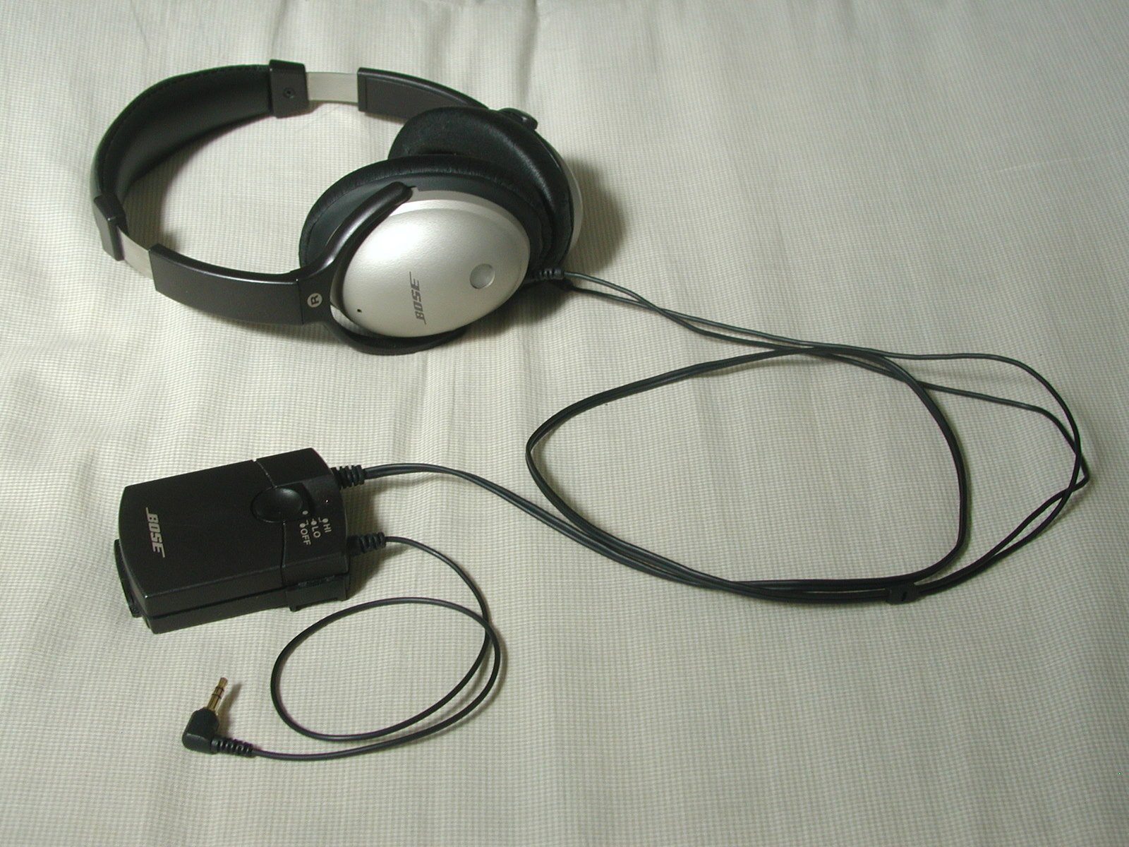 Noise cancelling technology VS Sound Isolation