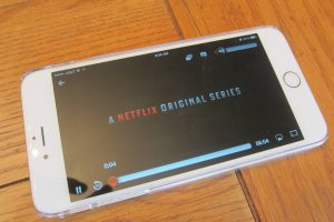 دعم العرض بتقنية Dolby Vision HDR على هواتف iPhone من Netflix