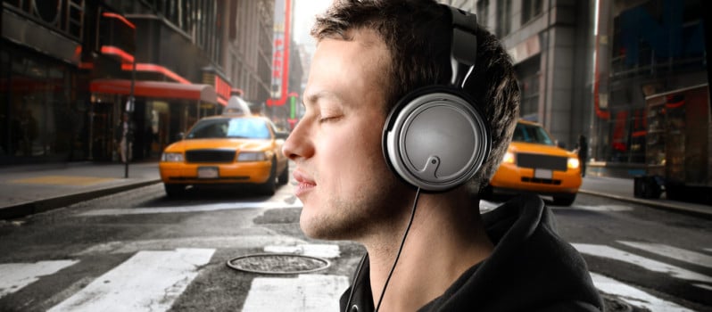 تحديد مستوى الصوت الآمن لسماعات الرأس