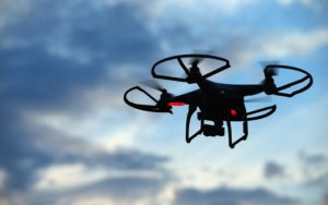 سامسونج تسجل براءة اختراع لطائرة Drone يمكن التحكم بها بنظرة العين