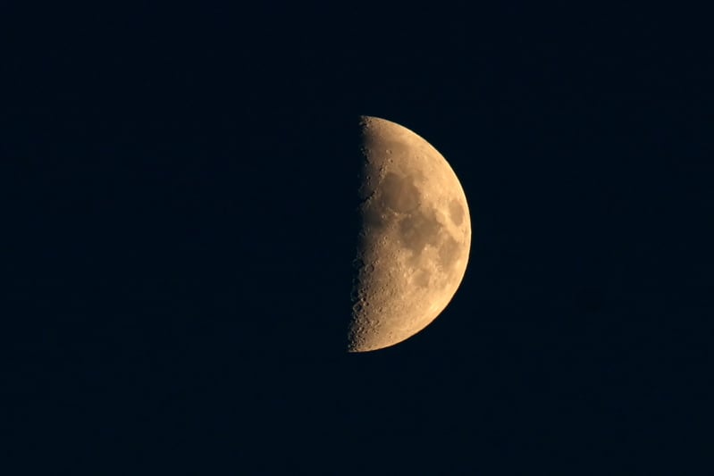 تصوير القمر