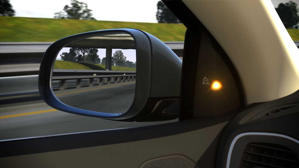 مراقبة النقاط العمياء - تقنيات سلامة السيارات