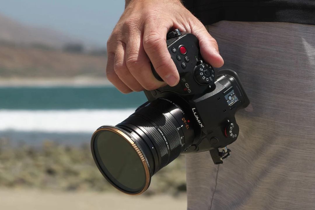 كاميرا باناسونيك Lumix GH5 M2 تقدم ميزة البث المباشر اللاسلكي الجديدة