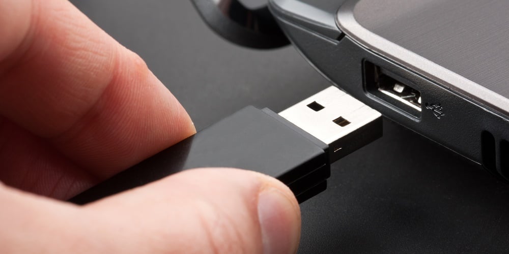 USB plug in mystery