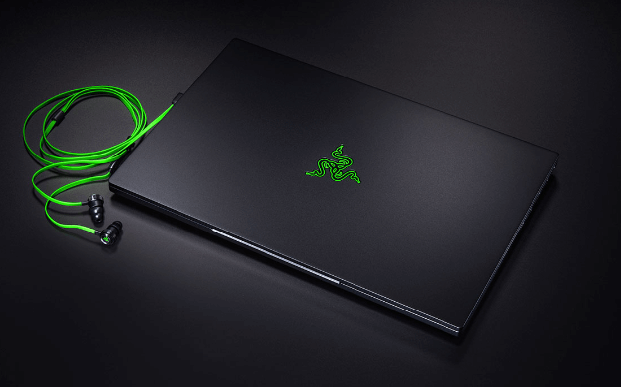 razer blade 15 gaming laptop with logo