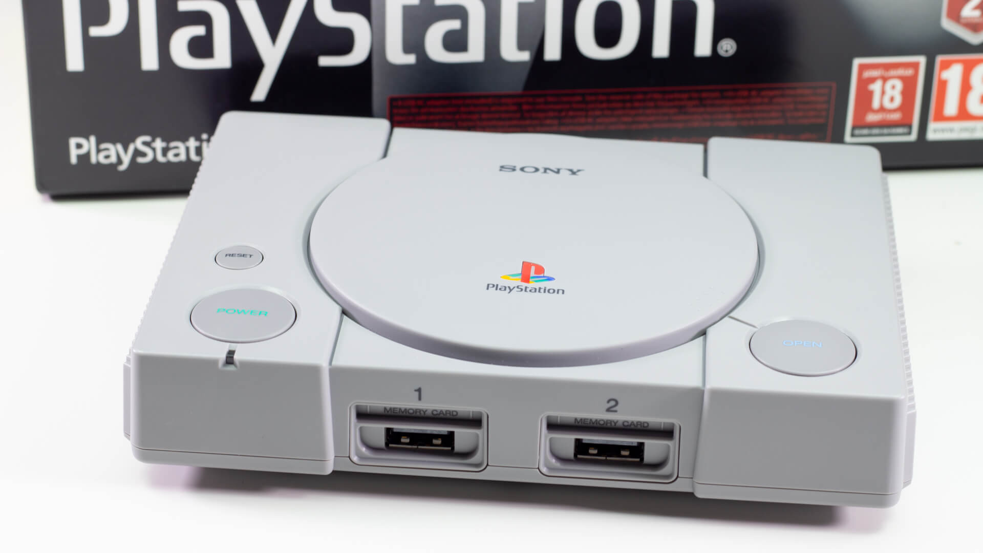 Edition Taktil sans tildele Sony PlayStation Classic Retro Gaming Console Review - Samma3a Tech